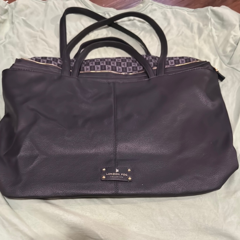 London Fog Black Tote Bag with Sleek Design